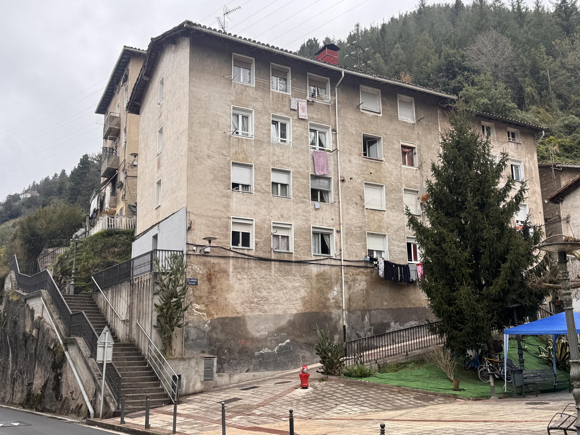 Etxegabetze bat egin dute