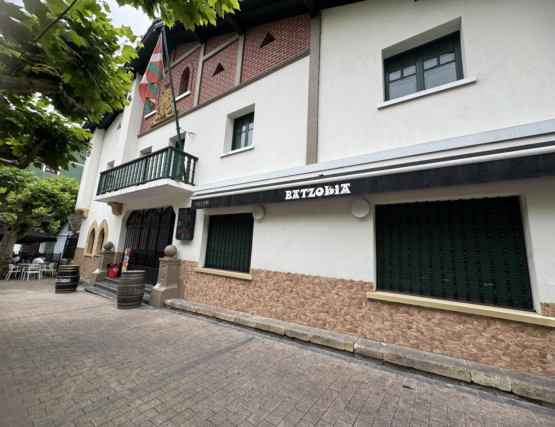 Batzokia errentan ipini dute