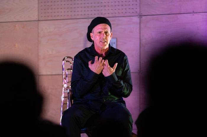 'Ai gure juaneteak' antzezlanaren emanaldia