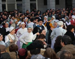 Gabon Zahar feria, irudietan