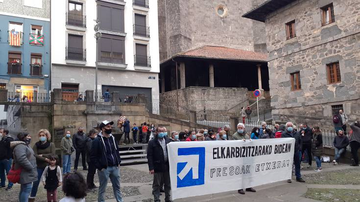 Euskal emakume presoek bizi duten egoera salatu zuten