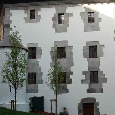 Antzerkia: 'Izena duen guztia' (haurrentzat)