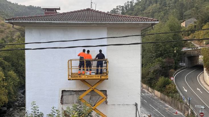 Udane Juaristi 'Udatxo' artistak beste mural bat egingo du Soraluzeko Txurruken auzoan