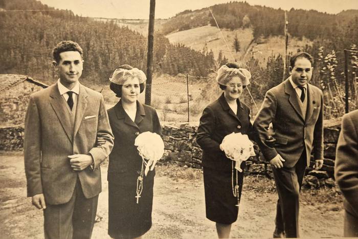 Ahizpa bikien ezkontza