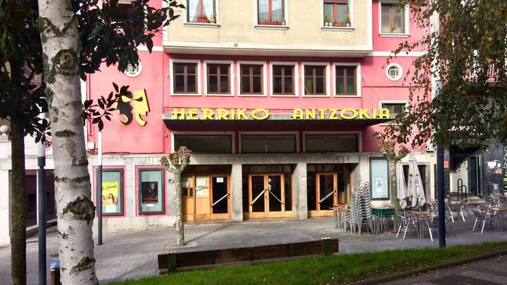Herriko Antzokiko emanaldiak orduan hasteko neurriak hartu ditu Udalak