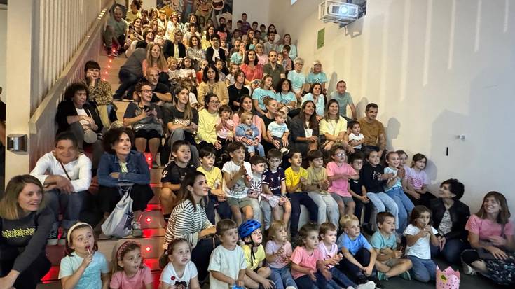 Kilometroak jaiaren arduradunek komunitateari eskerrak eman dizkiote