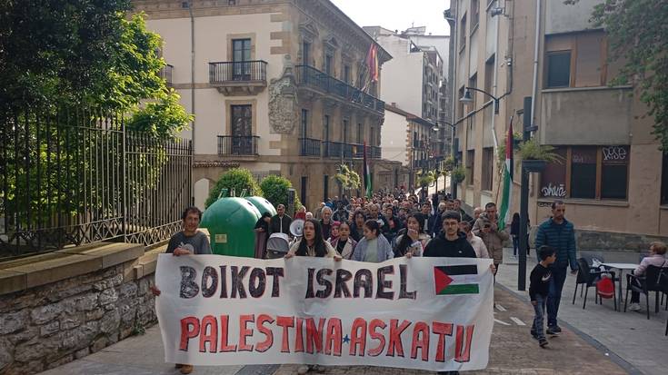 200 pertsona manifestatu ziren Ermuan, Nakba Egunaren biharamunean