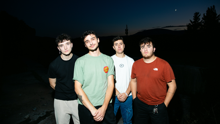 Slide taldeak ongi etorria emango dio bihar "Agur" diskoari