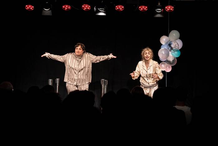 'Promesa berdina egin diegu lagun guztiei' eta 'Hautsak harrotzen', Ispiluen gelan