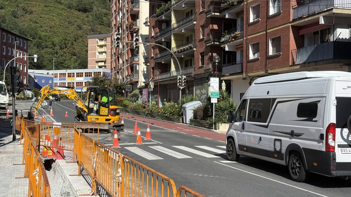 Gorabeherak Gipuzkoa Etorbideko trafikoan gas-sarea handitzeko obrengatik