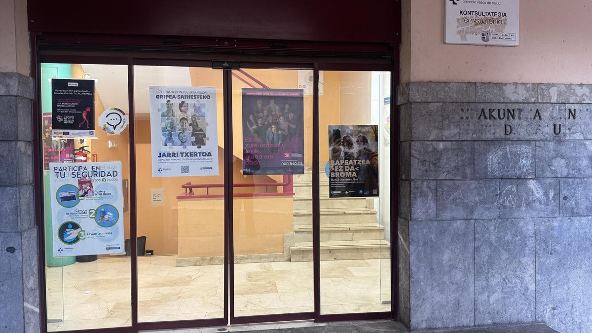 Gutxieneko zerbitzuekin jardungo dute osasun zerbitzuetan