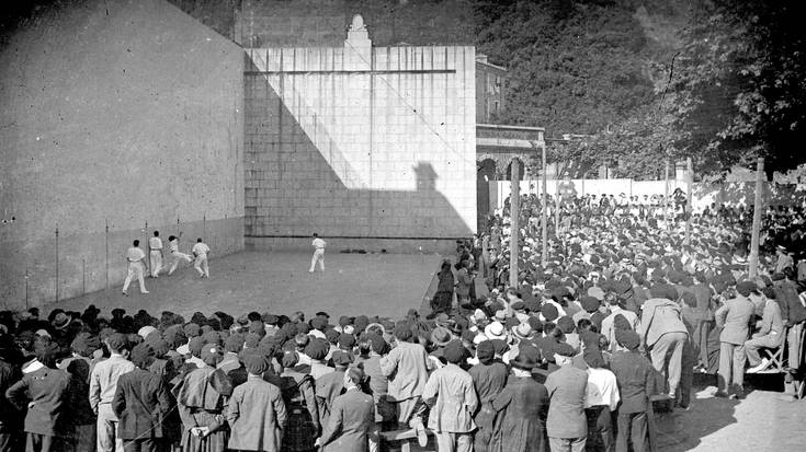 Pilota partida historikoa: bikotea hirukotearen aurka