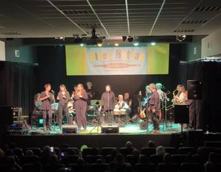 Soraluzeko Musika Eskolako konboek musika beltzean murgilarazi zuten antzokia