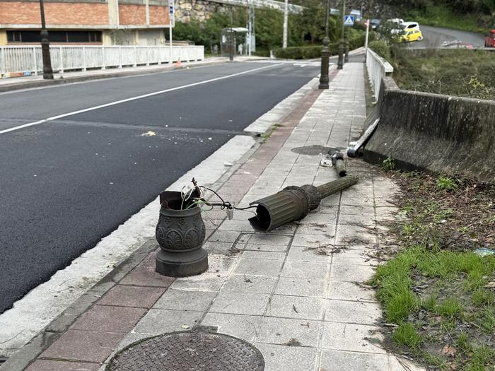 Beste farola bat botata Olean