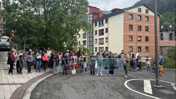 Akordioa lortu eta bertan behera laga dituzte datorren asterako Hezkuntzako grebak eta mobilizazioak